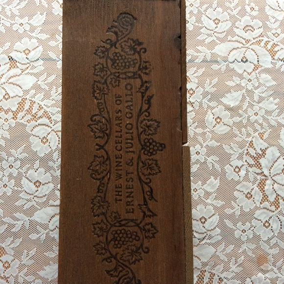 Vintage Ernest & Gallo Wooden Wine Box 🍷 - Picture 3 of 16